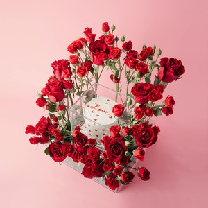 UN - Red Roses
